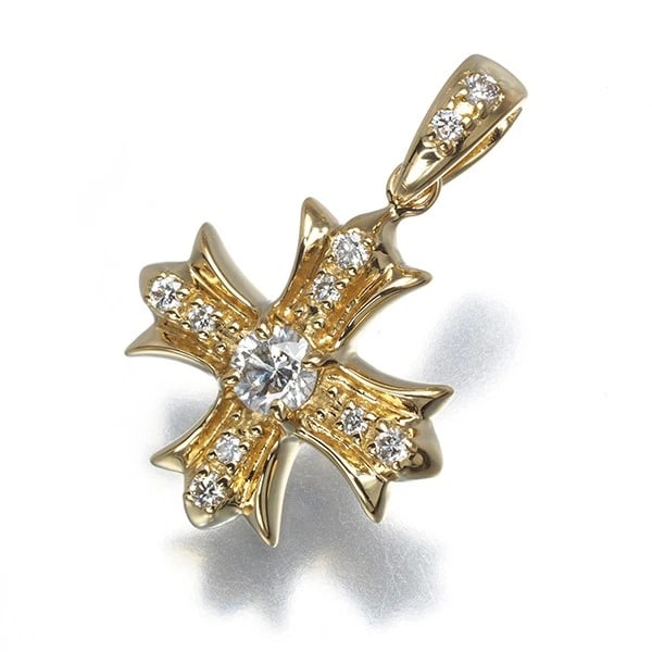 GEM CASTLE YUKIZAKI DIAMOND REGALIA CROSS PENDANT 18K YG: Gem Castle YUKIZAKI Diamond Regalia Cross Pendant 18K YG Brand: Gem Castle YUKIZAKI Type/Style: Pendant Material: 18K YG Main Stone Natural Color: Yellow Gold Size: Design size: 13.2 x 20.4mm Bail inn