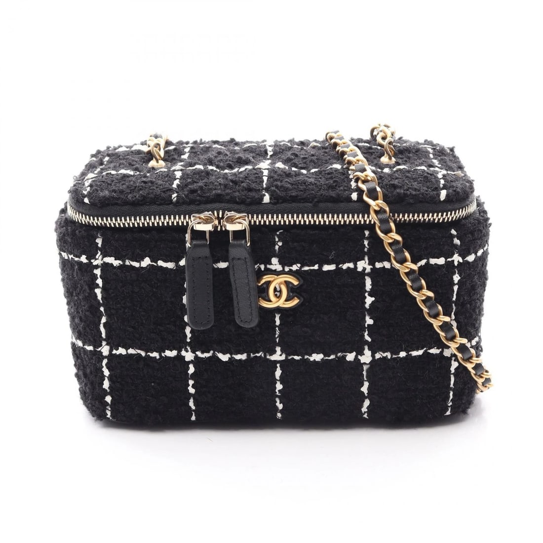 CHANEL COCO MARK VANITY CHAIN CROSSBODY SHOULDER BAG: CHANEL COCO Mark vanity chain crossbody Shoulder Bag Brand: CHANEL Type/Style: Shoulder Bag Material: Exterior Material Fabric and leather Color: Exterior Color Black?ish colors and White?ish colors S