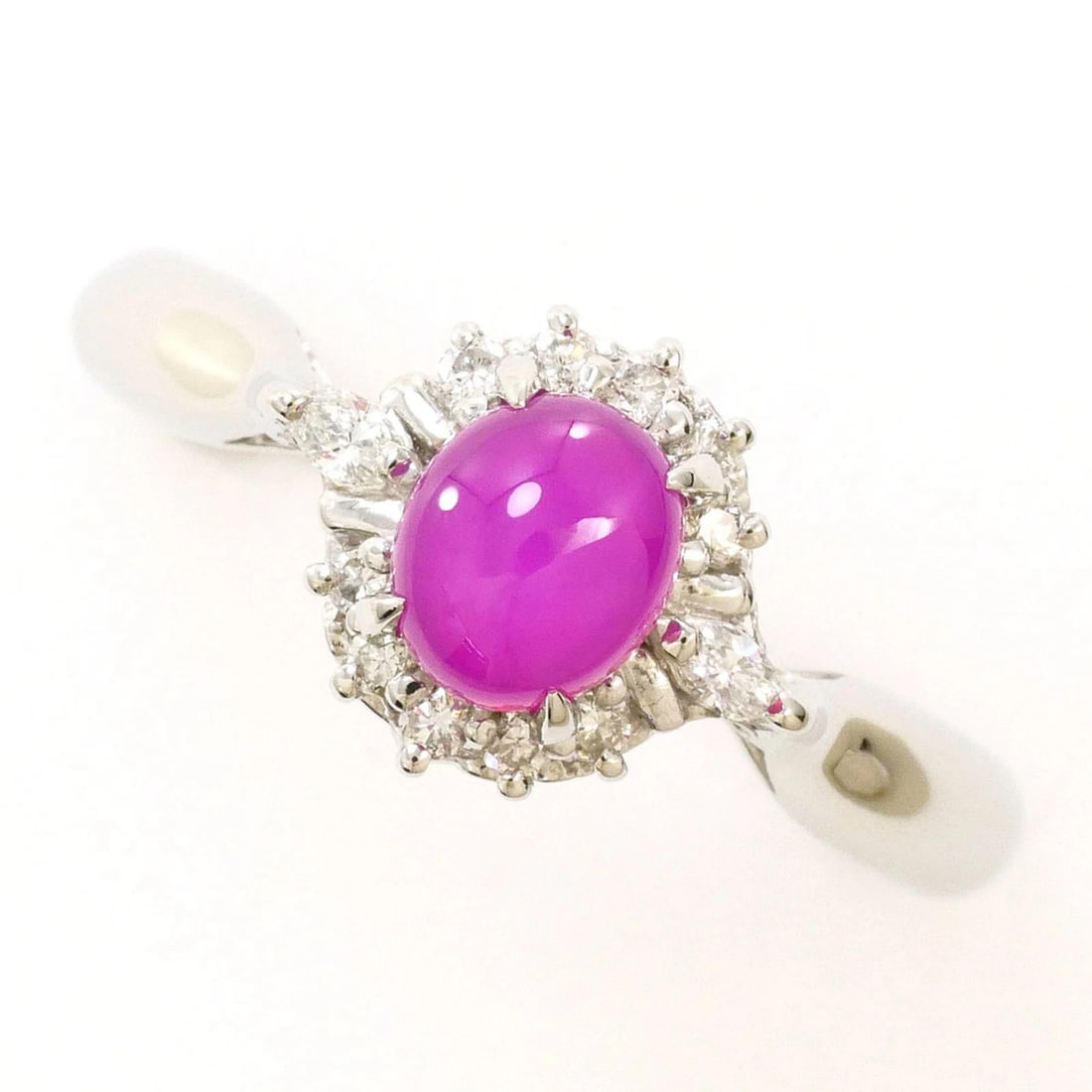 PT900 PLATINUM RING, 1 PIECE, DIAMOND: PT900 Platinum Ring, 1 piece, Diamond Brand: Unbranded Type/Style: Band Ring Material: Platinum 900, Main Stone/Creation Natural Ruby Color: Platinum Size: US 7 Accessories: None Accessori