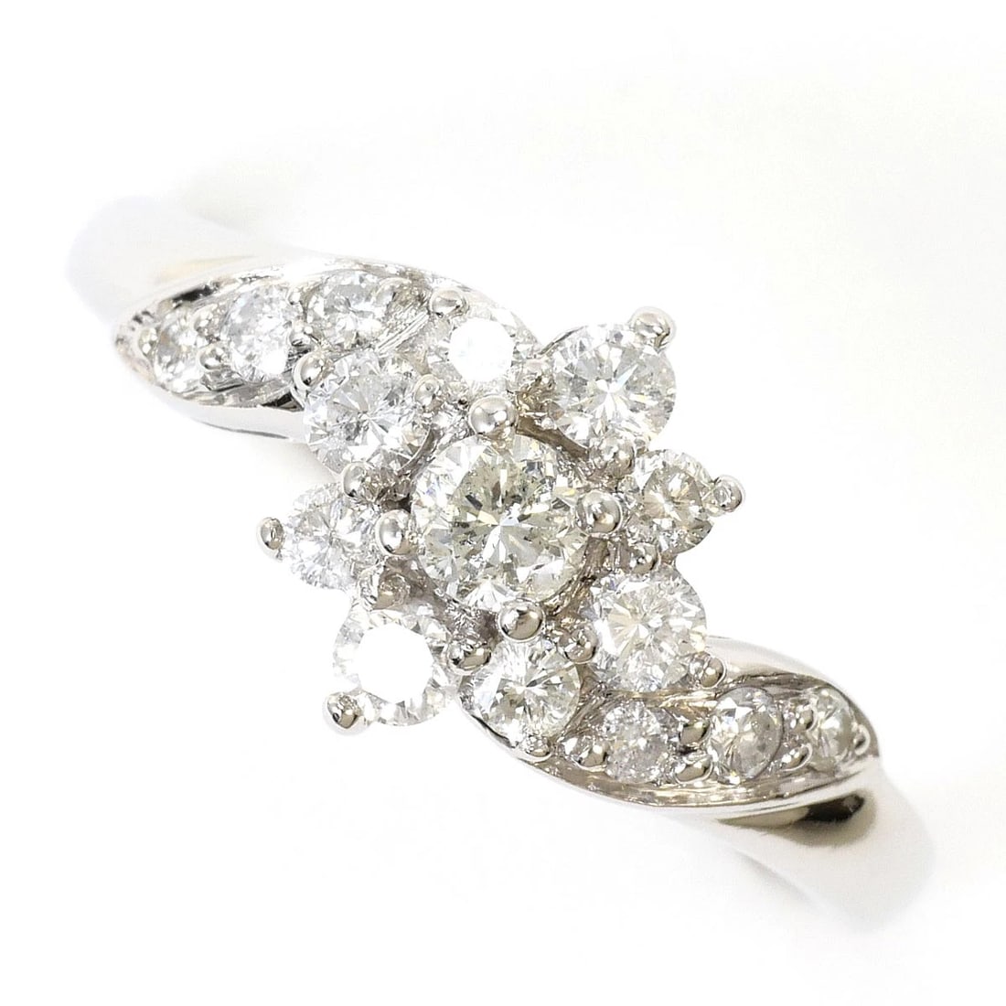 PT900 PLATINUM RING DIAMOND (1 of 5)