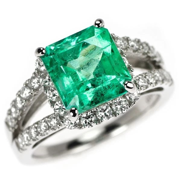 PT900 EMERALD DIAMOND RING: Pt900 emerald diamond ring Brand: None Type/Style: Ring Material: Pt900, Main Stone/Creation Emerald Color: PT Size: 5.5 - 5.75US Accessories: None Accessories Notice: When purchasing pre-