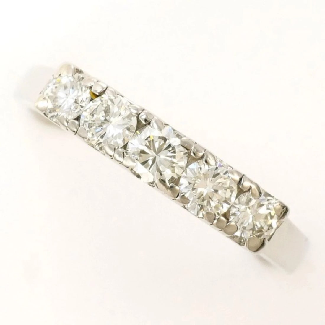 PT900 PLATINUM RING DIAMOND: PT900 Platinum Ring Diamond Brand: Unbranded Type/Style: Band Ring Material: Platinum 900 Color: Platinum Size: US 5.5 Accessories: None Accessories Notice: When purchasing pre-owned goods, please