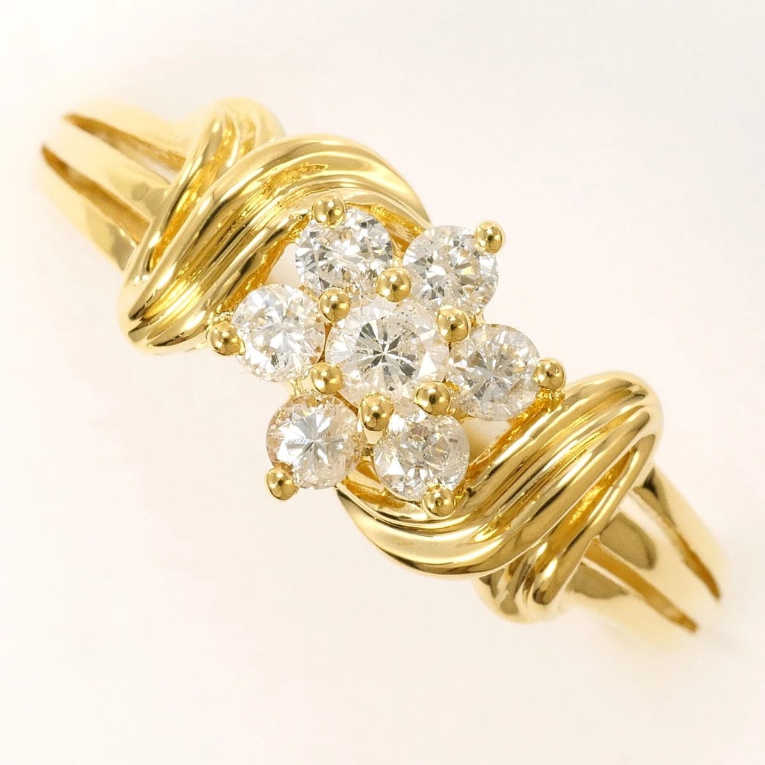 K18 18K GOLD RING DIAMOND (1 of 5)