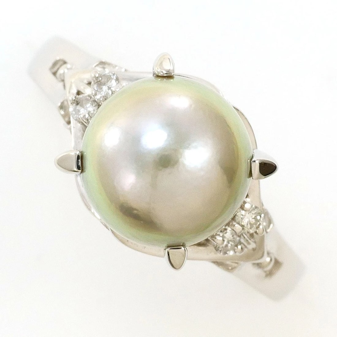 PT900 PLATINUM RING PEARL: PT900 Platinum Ring Pearl Brand: No Brand Type/Style: Ring Material: PT900 Platinum, Main Stone/Creation Cultured Pearl Color: Silver Size: US 5 3/8 Accessories: None Accessories Notice: W
