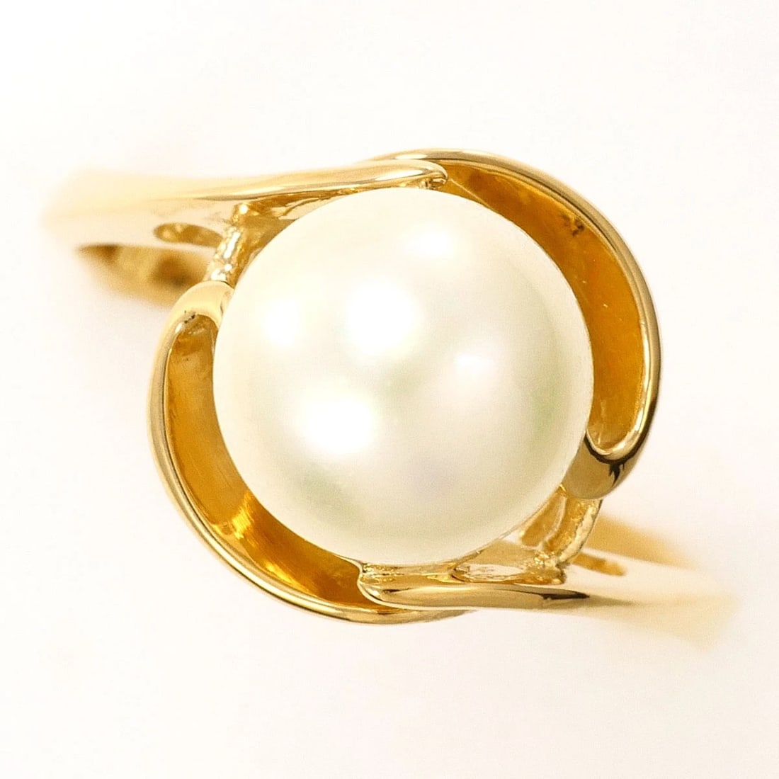 K18 18K GOLD RING PEARL (1 of 4)