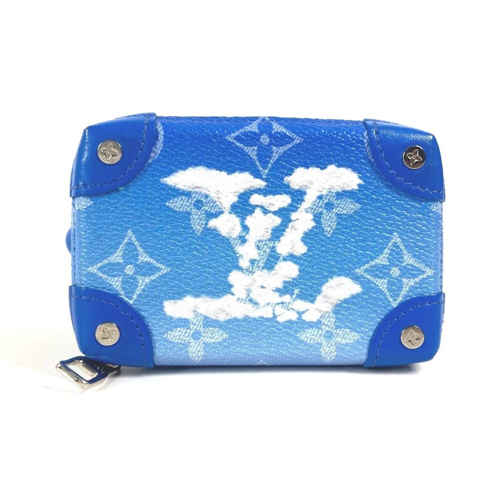 LOUIS VUITTON MONOGRAM-CLOUDS NECKLACE: LOUIS VUITTON Monogram-Clouds Necklace Brand: LOUIS VUITTON Type/Style: coin purse Material: Leather Color: bluexWhite Size: W4.1?H2.8inch / W10.5cm H7cm Accessories: None Accessories Noti