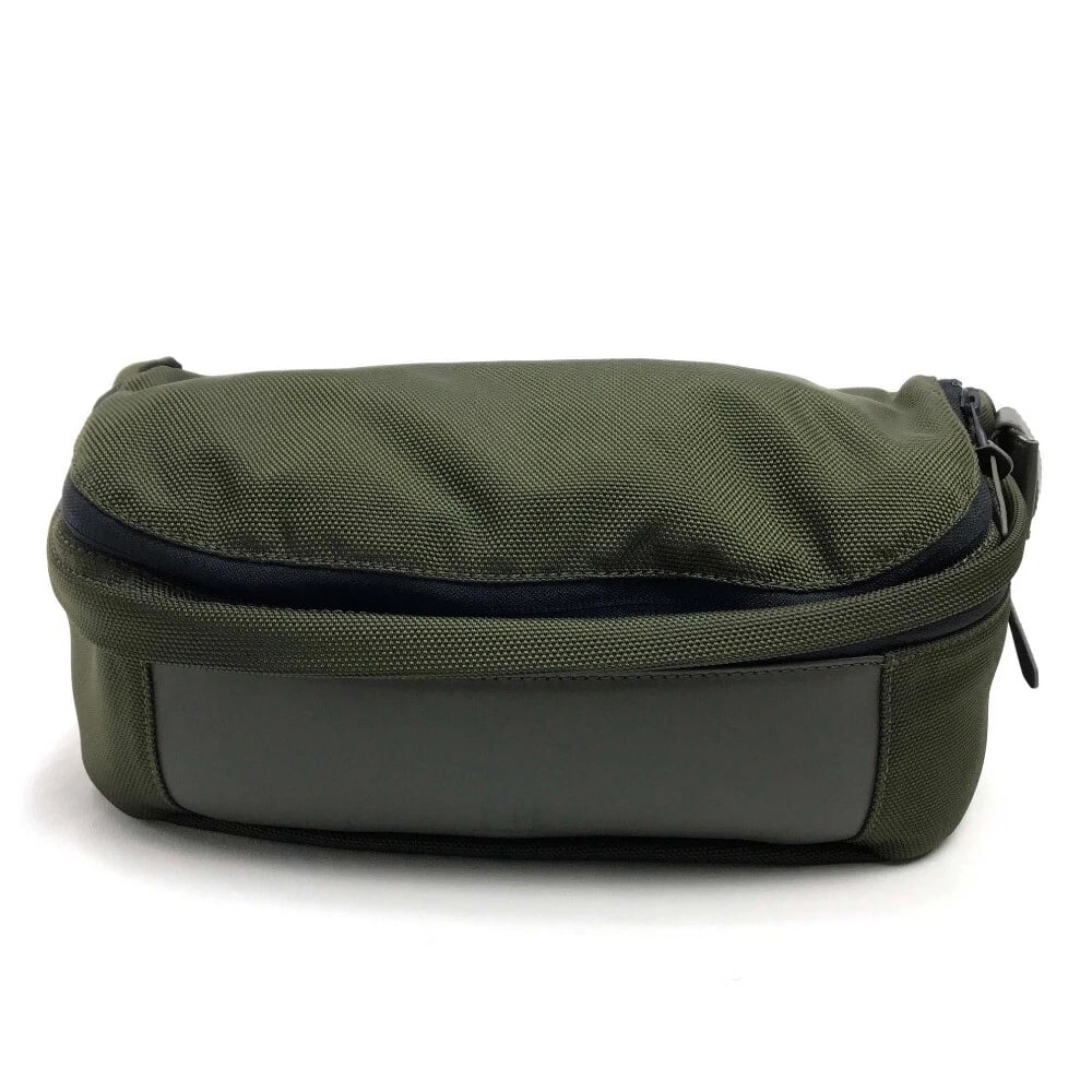 UNDUNHILL BACKPACK 2WAY WAIST POUCH BELT BAG: UNDUNHILL Backpack 2WAY Waist pouch Belt bag Brand: Dunhill Type/Style: body bag Material: Canvas Color: khaki Size: W11.4?H5.3?D4.9inch / W29cm H13.5cm D12.5cm Accessories: None Accessori