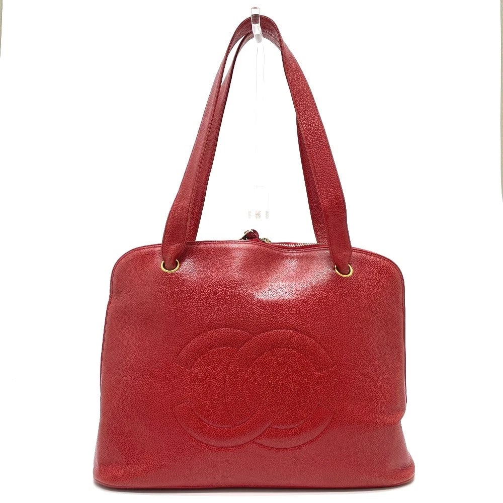 CHANEL CC BALL CHARM TOTE BAG SHOULDER BAG: CHANEL CC Ball charm Tote Bag Shoulder Bag Brand: CHANEL Type/Style: Shoulder Bag Material: Caviar Leather Color: Red / GoldHardware Size: W13.8?H10.5?D3.7inch / W35cm H26.7cm D9.5cm Accessories: