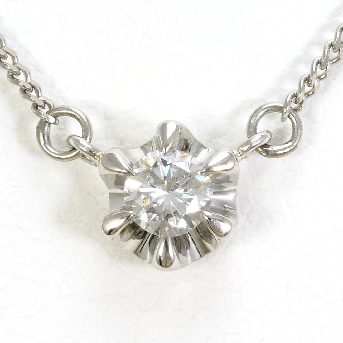 PT850 PLATINUM NECKLACE DIAMOND: PT850 Platinum Necklace Diamond Brand: Unbranded Type/Style: Necklace Material: Platinum 850 Color: Platinum Size: Neck Circumference 41 cm / 16.14'' Pendant Size 6mm x 6mm / 0.23'' x 0.23'' Acces