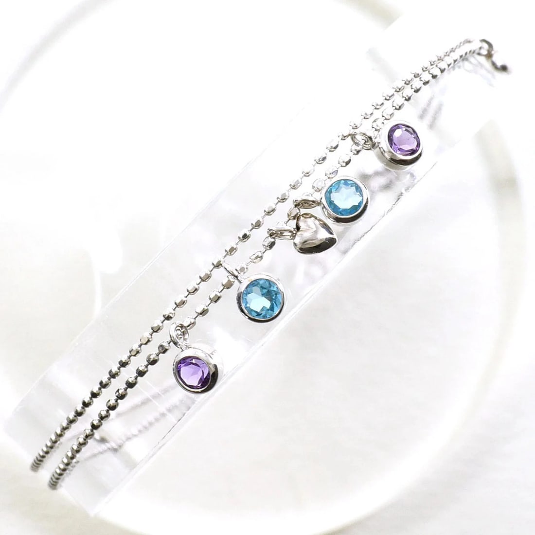 18K WHITE GOLD BRACELET: 18K White Gold Bracelet Brand: Unbranded Type/Style: Charm bracelet Material: White gold (18K), Main Stone/Creation Amethyst Topaz Color: Amethyst, Blue, White gold Size: Length 19cm / 7.48'' Acce