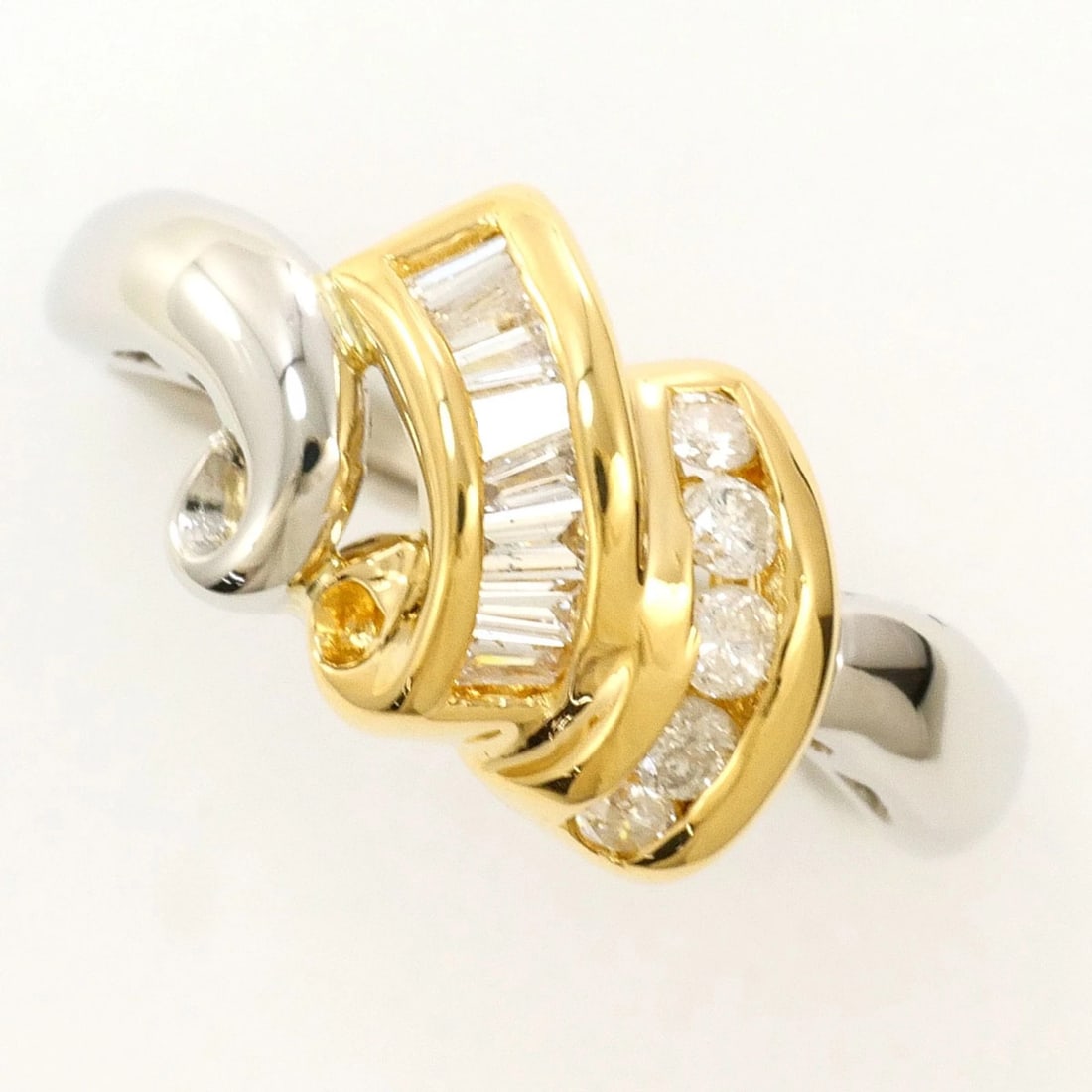 PT850 PLATINUM 18K YELLOW GOLD RING DIAMOND: PT850 Platinum 18K Yellow Gold Ring Diamond Brand: Unbranded Type/Style: Band Ring Material: Platinum 850 Yellow gold (18K) Color: Platinum, Yellow gold Size: US 5 Accessories: None Access