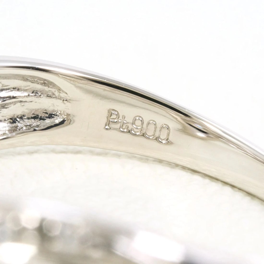 PT900 PLATINUM RING - 4