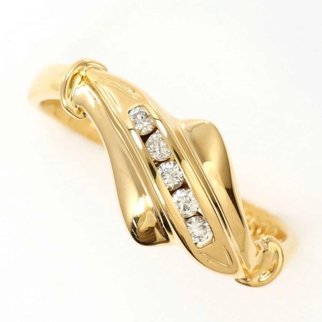 18K YELLOW GOLD RING DIAMOND: 18K Yellow Gold Ring Diamond Brand: Unbranded Type/Style: Band Ring Material: Yellow gold (18K) Color: Yellow gold Size: US 6 Accessories: None Accessories Notice: When purchasing pre-owne