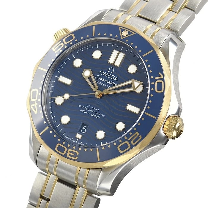 OMEGA SEAMASTER DIVER WATCH: OMEGA Seamaster Diver Watch Brand: OMEGA Type/Style: Wristwatch Material: Case Material Stainless steel and yellow gold Color: Dial Color blue Size: Case Size Case Size: 42.0mm Accessories: None