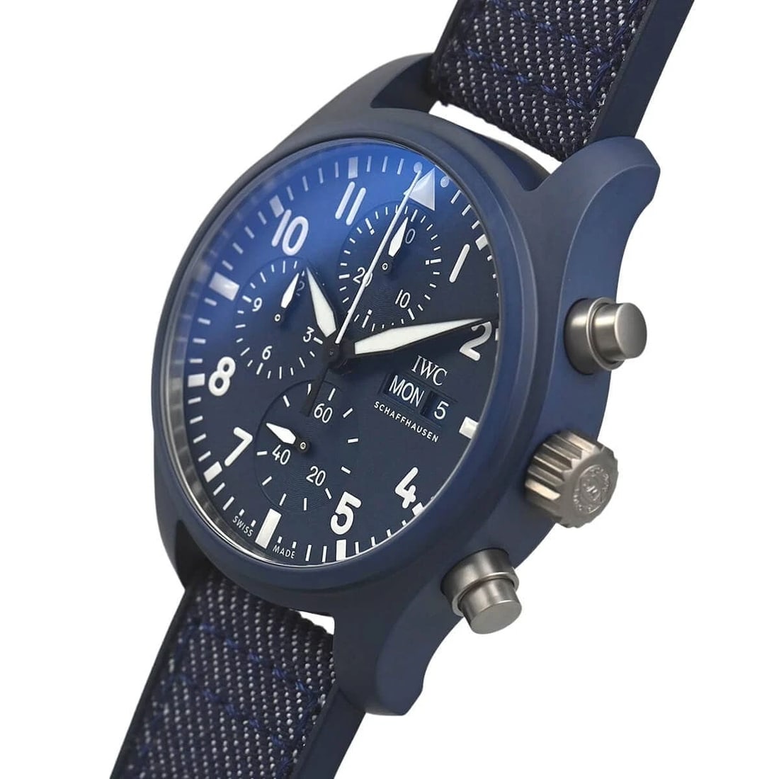 IWC PILOT'S WATCH CHRONOGRAPH TOP GUN OCEANA WATCH: IWC Pilot's Watch Chronograph Top Gun Oceana Watch Brand: IWC Type/Style: Wristwatch Material: Case Material ceramic Color: Dial Color blue Size: Case Size Case Size: 41.9mm Accessories: None