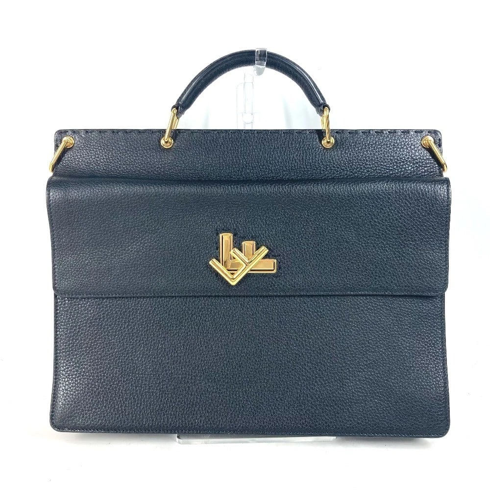 FENDI HAND BAG TOTE BAG BRIEFCASE BUSINESS BAG: FENDI Hand Bag Tote Bag Briefcase Business bag Brand: FENDI Type/Style: Business bag Material: Leather Color: BlackxGold Size: W14.0?H10.8?D1.6inch / W35.5cm H27.5cm D4cm Accessories: None