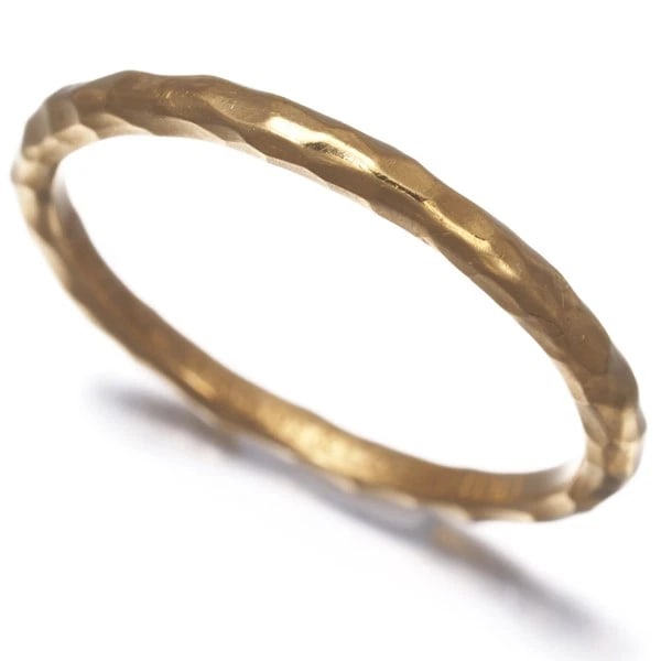 TIFFANY&CO. HAMMERED RING 18K 750 YELLOW GOLD: Tiffany&Co. Hammered Ring 18K 750 Yellow Gold Brand: Tiffany & Co. Type/Style: Ring Material: 18K 750 Yellow Gold Color: Yellow Gold Size: US 7.25-7.5 Accessories: None Accessories Notice: