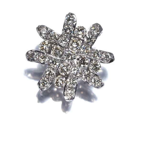 YELLOW DIAMOND PENDANT 18K 750 WHITE GOLD: Yellow Diamond Pendant 18K 750 White Gold Brand: None Type/Style: Pendant Material: 18K 750 White Gold Main Stone Natural Color: White Gold Size: Design size: 16.0 x 16.0mmBail inner diameter: 3.5 x 1