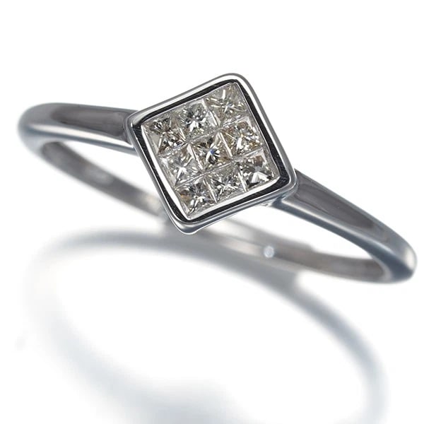 DIAMOND RING 18K 750 WHITE GOLD: Diamond Ring 18K 750 White Gold Brand: Unbranded Type/Style: Ring Material: 18K 750 White Gold Main Stone Natural Color: White Gold Size: US 6.5 - 6.75 Accessories: None Accessories Notice