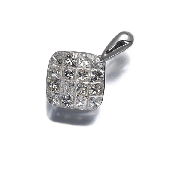 DIAMOND PENDANT 18K 750 WHITE GOLD: Diamond Pendant 18K 750 White Gold Brand: None Type/Style: Pendant Material: 18K 750 White Gold Main Stone Natural Color: White Gold Size: Design size: 10.4 x 10.4mm Total length of the pendant includ