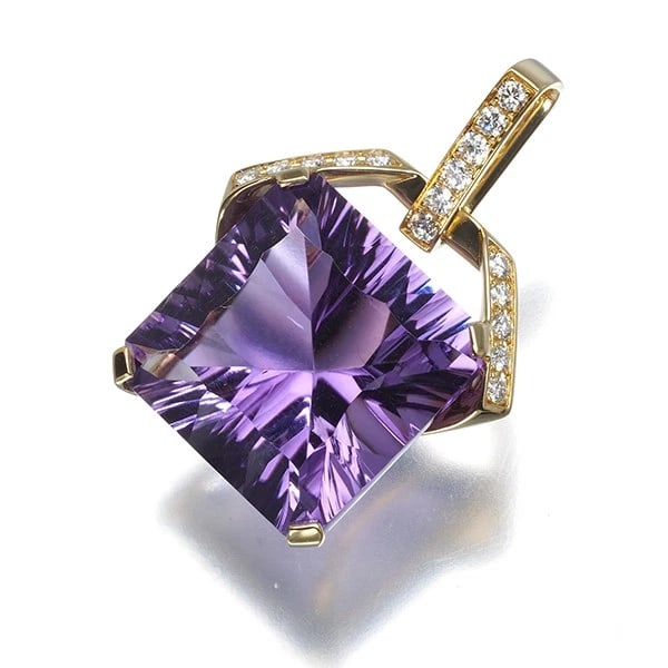 JEUNET AMETHYST DIAMOND PENDANT 18K 750 YELLOW GOLD: Jeunet Amethyst Diamond Pendant 18K 750 Yellow Gold Brand: Jeunet Type/Style: Pendant Material: 18K 750 Yellow Gold Main Stone Natural Color: Yellow Gold Size: Design size: 28.6 x 18.6mmBail inner dia