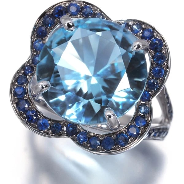 MAUBOUSSIN TOPAZ SAPPHIRE FLEUR D'AMOUR RING 18K 750 WHITE GOLD: MAUBOUSSIN Topaz Sapphire Fleur d'Amour Ring 18K 750 White Gold Brand: MAUBOUSSIN Type/Style: Ring Material: 18K 750 White Gold Main Stone Natural Color: White Gold Size: US 5 Accessories: None