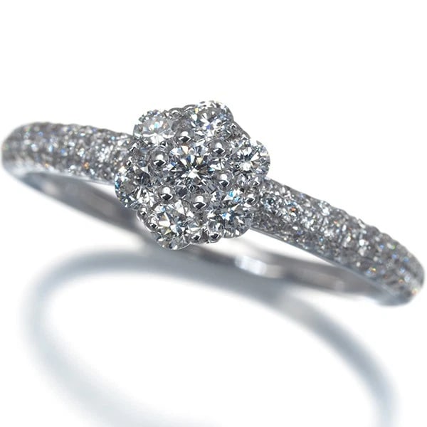 PONTE VECCHIO DIAMOND FLOWER PAVED RING 18K 750 WHITE GOLD: Ponte Vecchio Diamond Flower Paved Ring 18K 750 White Gold Brand: Ponte Vecchio Type/Style: Ring Material: 18K 750 White Gold Main Stone Natural Color: White Gold Size: US 5 Accessories: None
