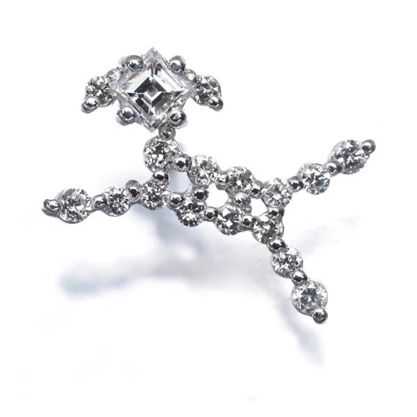 DIAMOND DOG SQUARE-CUT BROOCH 18K 750 WHITE GOLD: Diamond Dog Square-cut Brooch 18K 750 White Gold Brand: Unbranded Type/Style: Brooch Material: 18K 750 White Gold Main Stone Natural Color: White Gold Size: Design size: 10.2 x 16.0mm Accessories: