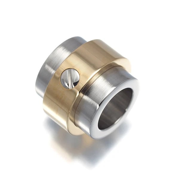 CARTIER SANTOS 100 PENDANT 18K 750 YELLOW GOLD/STAINLESS STEEL: Cartier Santos 100 Pendant 18K 750 Yellow Gold/Stainless Steel Brand: Cartier Type/Style: Pendant Material: 18K 750 Yellow Gold/Stainless Steel Color: YG SS Size: Design size: 12.0 x 9.8mmail inner di