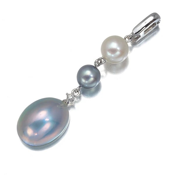 TASAKI AKOYA PEARL MABE PEARL DIAMOND PENDANT 18K 750 WHITE GOLD: TASAKI Akoya Pearl Mabe Pearl Diamond Pendant 18K 750 White Gold Brand: TASAKI Type/Style: Pendant Material: 18K 750 White Gold Main Stone Natural Color: White Gold Size: US 5 Accessories: None