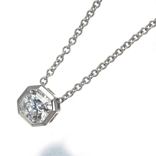TIFFANY&CO. DIAMOND LUCIDA SOLITAIRE NECKLACE 950 PLATINUM: Tiffany&Co. Diamond Lucida Solitaire Necklace 950 Platinum Brand: Tiffany & Co. Type/Style: Necklace Material: 950 Platinum Main Stone Natural Color: Platinum Size: Necklace length: 40cm Pendant size: