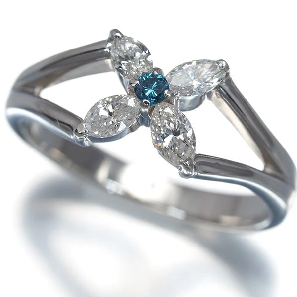 BLUE&CLEAR DIAMOND FLOWER RING 900 PLATINUM: Blue&Clear Diamond Flower Ring 900 Platinum Brand: Unbranded Type/Style: Ring Material: 900 Platinum Main Stone Natural Color: Platinum Size: US 5.75-6 Accessories: None Accessories Notice