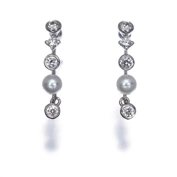 MIKIMOTO AKOYA PEARL DIAMOND DINNER EARRINGS 18K 750 WHITE GOLD: Mikimoto Akoya Pearl Diamond Dinner Earrings 18K 750 White Gold Brand: MIKIMOTO Type/Style: Earring Material: 18K 750 White Gold Main Stone cultured Color: White Gold Size: Design size: 16.3 x 3.3mm