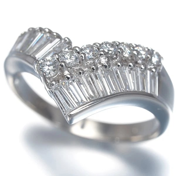 DIAMOND TAPERED-CUT RING 900 PLATINUM: Diamond Tapered-cut Ring 900 Platinum Brand: Unbranded Type/Style: Ring Material: 900 Platinum Main Stone Natural Color: Platinum Size: US 6.5 Accessories: None Accessories Notice: When purchasing