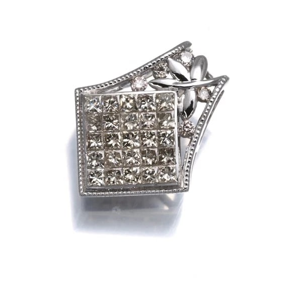 LIGHT BROWN DIAMOND MILGRAIN PENDANT 18K 750 WHITE GOLD: Light Brown Diamond Milgrain Pendant 18K 750 White Gold Brand: Unbranded Type/Style: Pendant Material: 18K 750 White Gold Main Stone Natural Color: White Gold Size: Design size: 17.4 x 13.8mm Bail inn