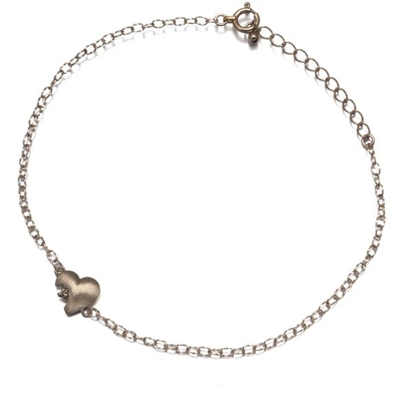 KASHIKEY DIAMOND HEART BRACELET 18K 750 BROWN GOLD: KASHIKEY Diamond Heart Bracelet 18K 750 Brown Gold Brand: KASHIKEY Type/Style: Bracelet Material: 18K 750 Brown Gold Main Stone Natural Color: Brown Gold Size: Inner circumference: 16.5 - 19cm Design 
