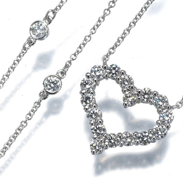 TIFFANY&CO. DIAMOND SENTIMENTAL HEART STATION NECKLACE 950 PLATINUM: Tiffany&Co. Diamond Sentimental Heart Station Necklace 950 Platinum Brand: Tiffany & Co. Type/Style: Necklace Material: 950 Platinum Main Stone Natural Color: Platinum Size: Necklace length: 40cmPenda
