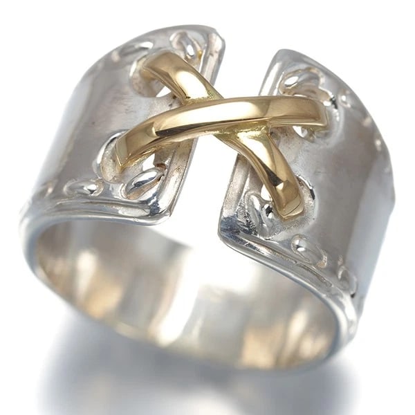 HERMES MEXICO RING 925 STERLING SILVER/18K 750 YELLOW GOLD: HERMES Mexico Ring 925 Sterling Silver/18K 750 Yellow Gold Brand: HERMES Type/Style: Ring Material: 925 Sterling Silver/18K 750 Yellow Gold Color: YG Silver Size: US 5 Accessories: None Ac