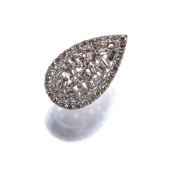 LIGHT BROWN DIAMOND TEARDROP PENDANT 18K WG: Light Brown Diamond Teardrop Pendant 18K WG Brand: Unbranded Type/Style: Pendant Material: 18K WG Main Stone Natural Color: White Gold Size: Design size: 15.0 x 8.8mm Bail inner diameter: 6.8 x 1.3mm 