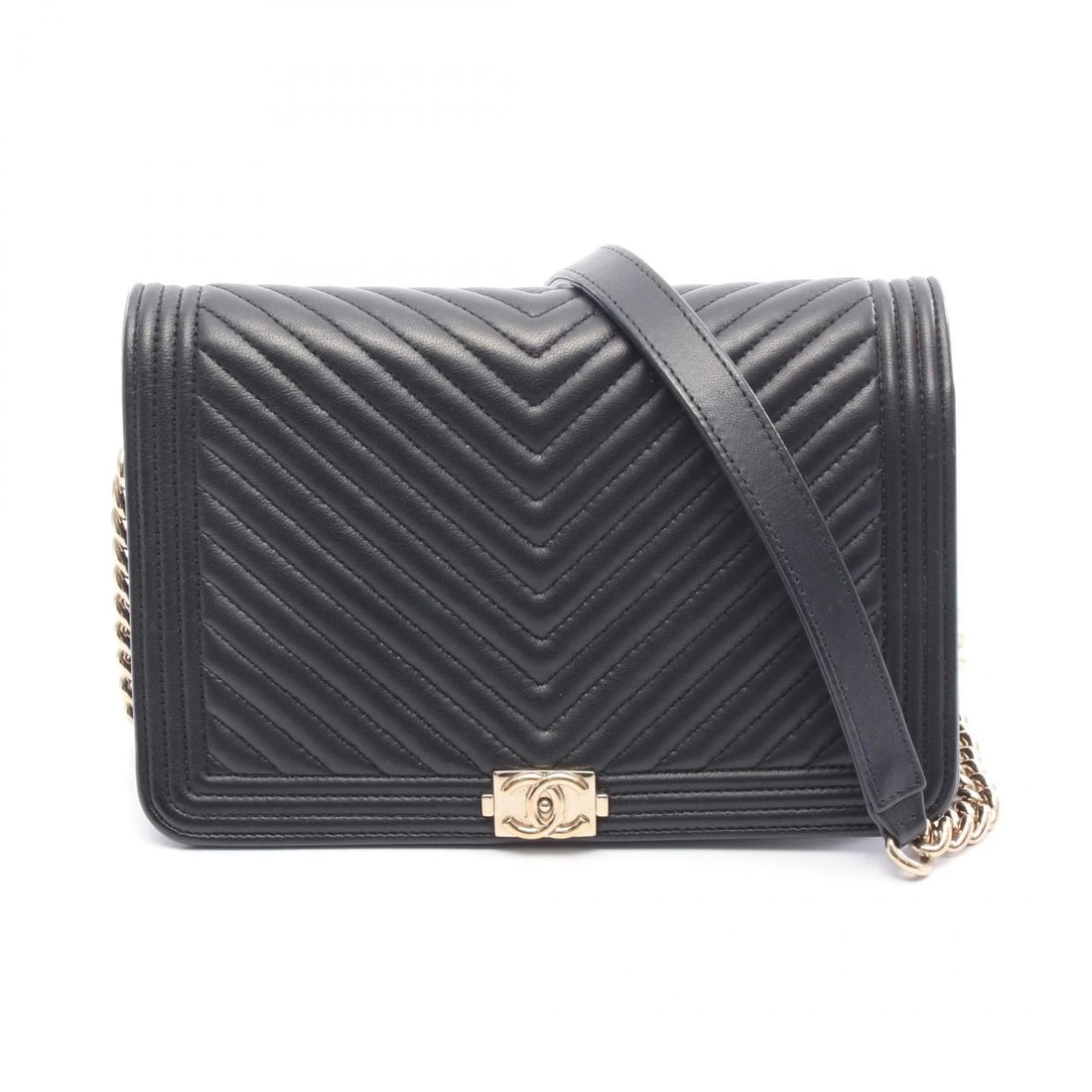 CHANEL BOY CHANEL CHEVRON V STITCH CHAIN SHOULDER CROSSBODY BAG: CHANEL Boy Chanel Chevron V Stitch Chain Shoulder Crossbody Bag Brand: CHANEL Type/Style: Shoulder Bag Material: Exterior Material Lambskin (sheep leather) Color: Exterior Color Black?ish colors Size:
