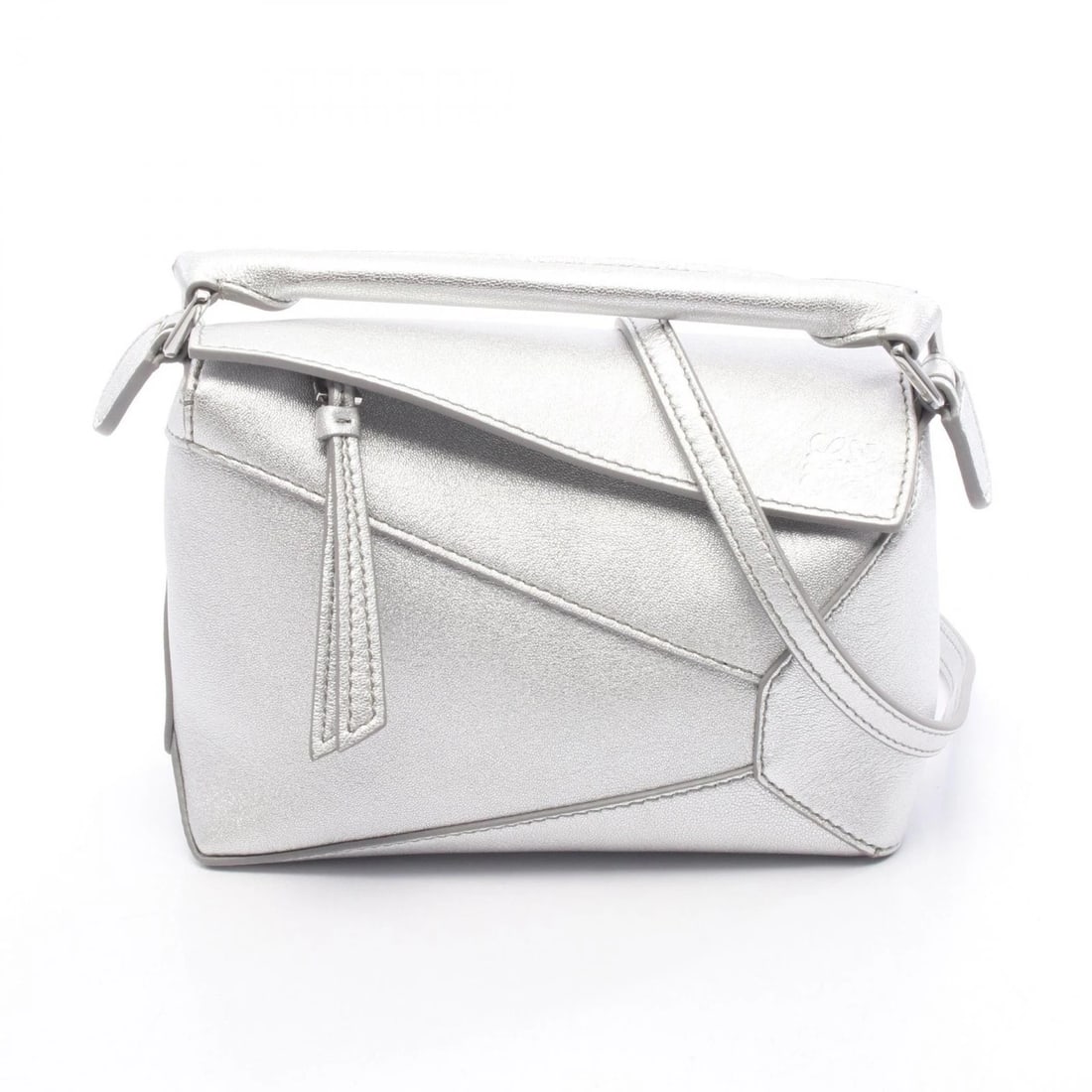 LOEWE PUZZLE BAG MINI SHOULDER HANDBAG: LOEWE Puzzle bag mini Shoulder Handbag Brand: LOEWE Type/Style: Handbag Material: Exterior Material leather Color: Exterior Color Silver?ish colors Size: H:12cm x W:17cm x D:7cm (H:4.7" x W:6.7" x D:2