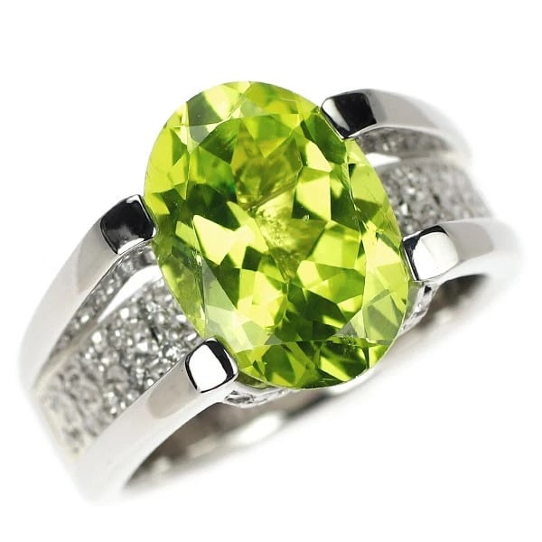 PT900 PARROT CHRYSOBERYL DIAMOND RING: Pt900 Parrot Chrysoberyl Diamond Ring Brand: None Type/Style: Ring Material: Pt900, Main Stone/Creation Chrysoberyl Color: PT Size: 6US Accessories: None Accessories Notice: When purchasin