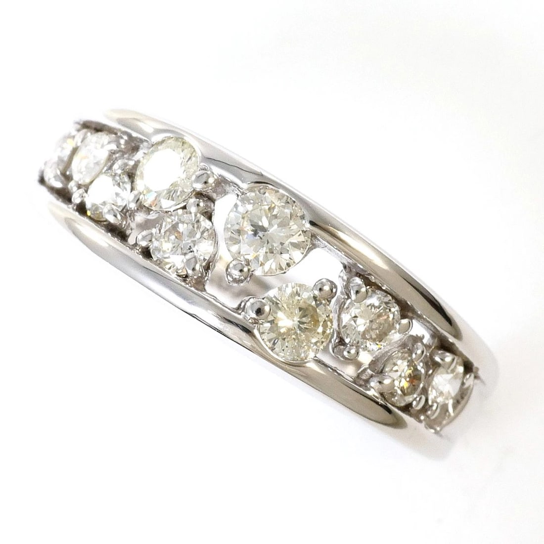 K18 18K GOLD RING DIAMOND: K18 18k gold Ring Diamond Brand: No Brand Type/Style: Ring Material: 18k gold, Main Stone/Creation Diamond Color: Gold Size: US 8 3/4 Accessories: None Accessories Notice: When purchasing pre-owned