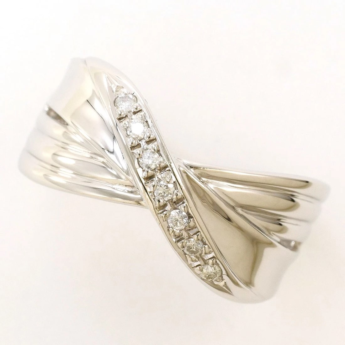 PT900 PLATINUM RING DIAMOND: PT900 Platinum Ring Diamond Brand: No Brand Type/Style: Ring Material: PT900 Platinum, Main Stone/Creation Diamond Color: Silver Size: US7 Accessories: None Accessories Notice: When purcha