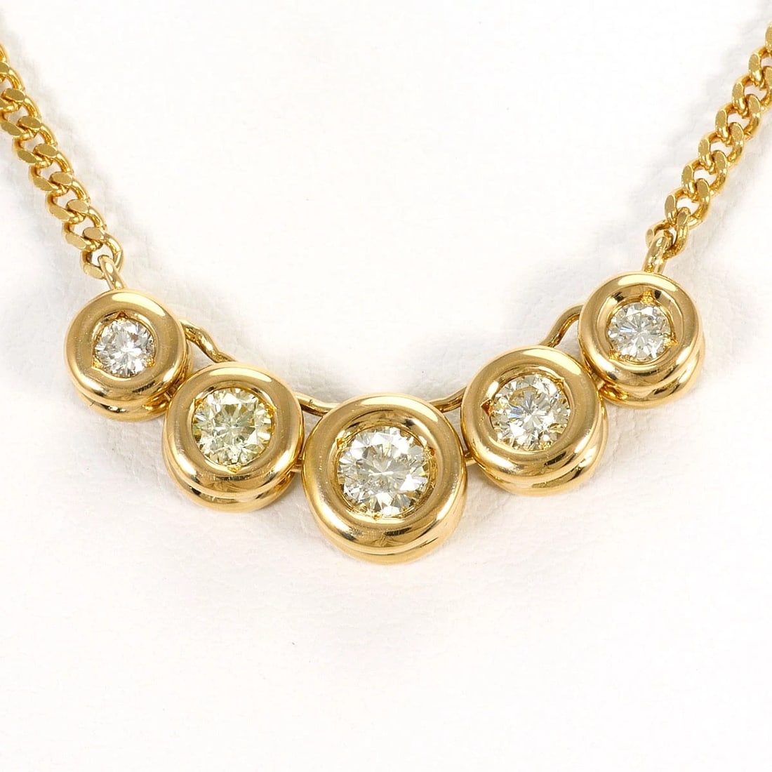 K18 18K GOLD NECKLACE DIAMOND: K18 18k gold Necklace Diamond Brand: No Brand Type/Style: Necklace Material: 18k gold, Main Stone/Creation Diamond Color: Gold Size: Total length43cm Accessories: None Accessories Notice: