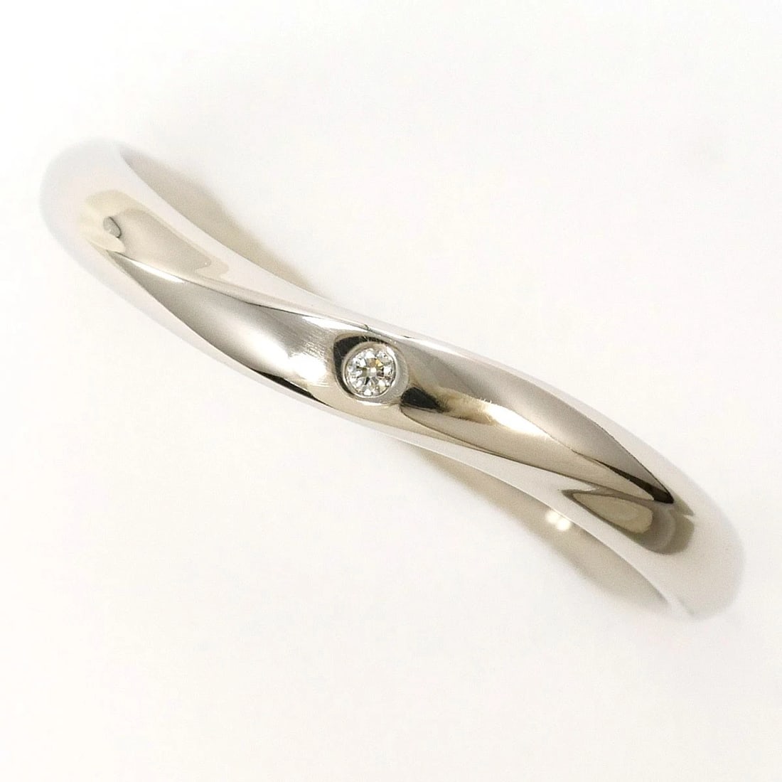 GINZA DIAMOND SHIRAISHI PT950 PLATINUM RING: Ginza Diamond Shiraishi PT950 Platinum Ring Brand: Ginza Diamond Shiraishi Type/Style: Ring Material: PT950 Platinum, Main Stone/Creation Diamond Color: Silver Size: US 7 Accessories: None