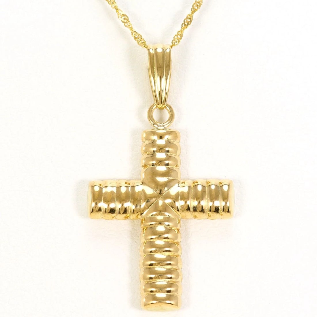 K18 18K GOLD NECKLACE: K18 18k gold Necklace Brand: No Brand Type/Style: Necklace Material: 18k gold Color: Gold Size: Total length 40cm Accessories: None Accessories Notice: When purchasing pre-owned goods, ple
