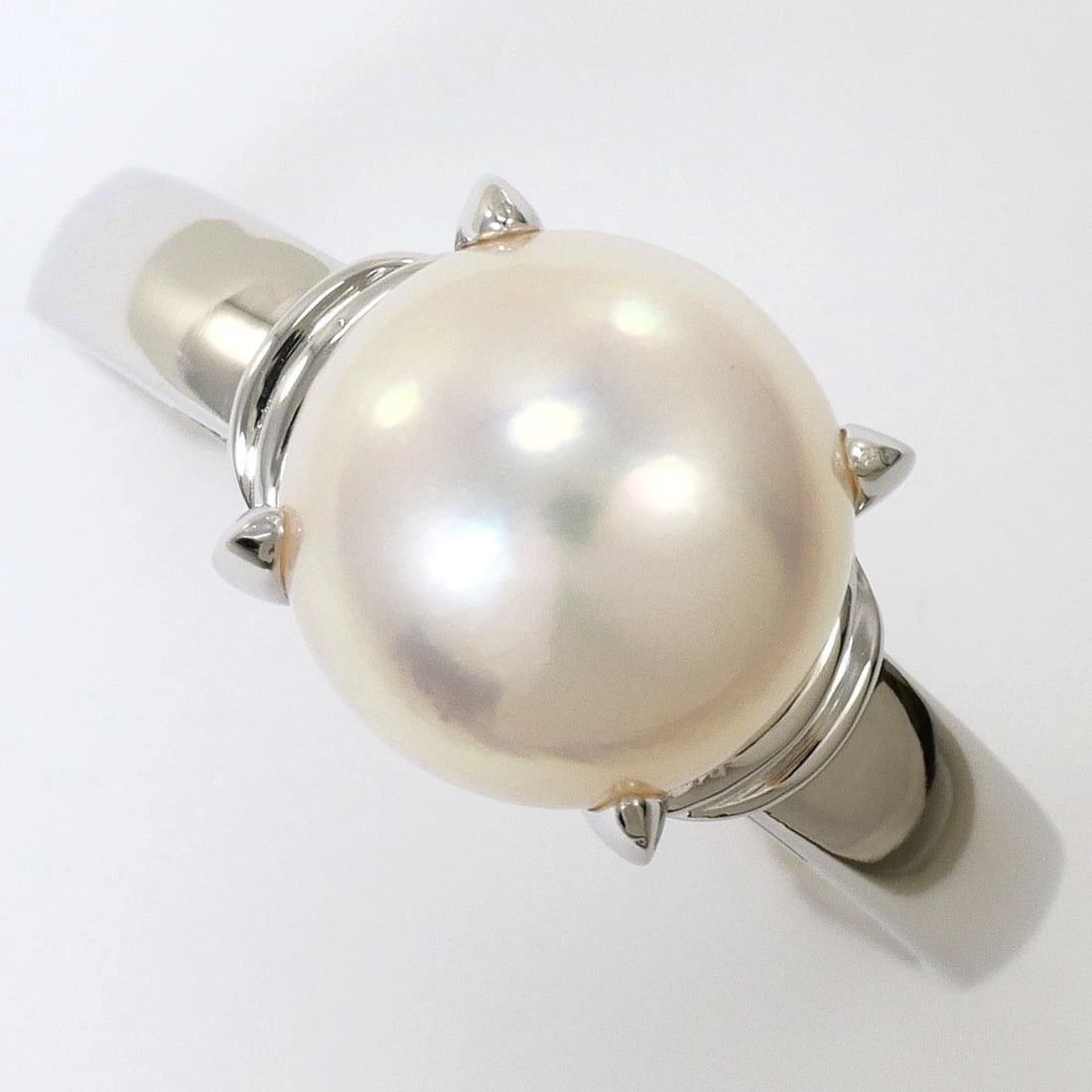 PT900 PLATINUM RING PEARL: PT900 Platinum Ring Pearl Brand: No Brand Type/Style: Ring Material: PT900 Platinum, Main Stone/Creation Cultured Pearl Color: Silver Size: US 8 1/2 Accessories: None Accessories Notice: When