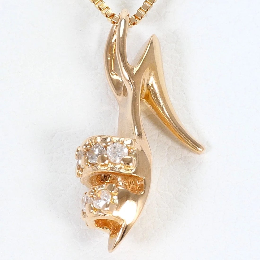 14K GOLD NECKLACE DIAMOND: 14K Gold Necklace Diamond Brand: No Brand Type/Style: Necklace Material: 14k Gold, Main Stone/Creation Diamond Color: gold Size: Total length39cm Accessories: None Accessories Notice: When