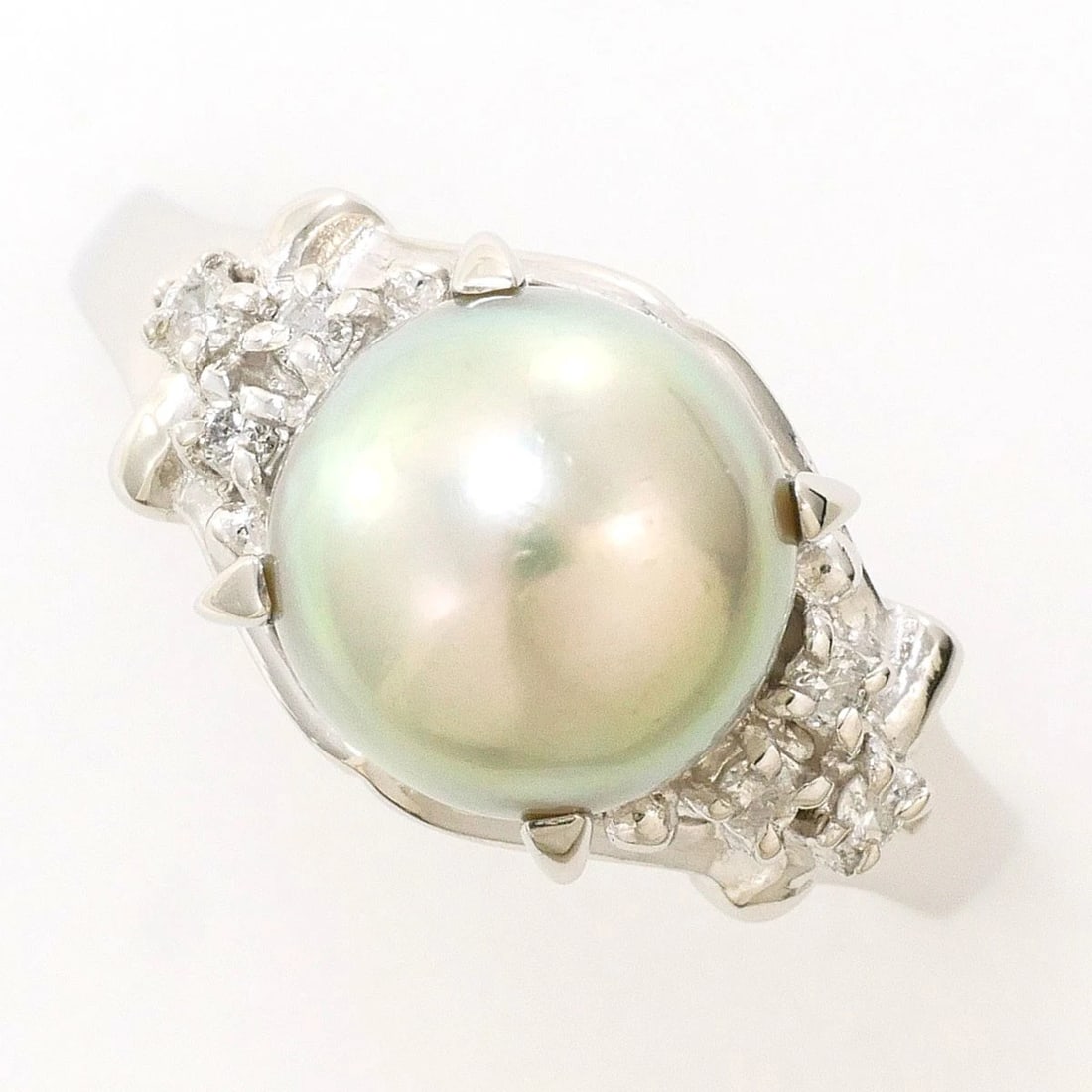 PT900 PLATINUM RING PEARL: PT900 Platinum Ring Pearl Brand: No Brand Type/Style: Ring Material: PT900 Platinum, Main Stone/Creation Cultured Pearl Color: Silver Size: US6 Accessories: None Accessories Notice: When purchasing